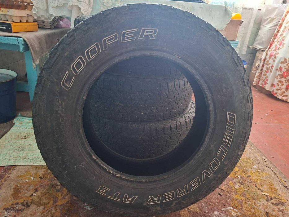 Cooper Discoverer AT3 4S 215/70 R16 100T