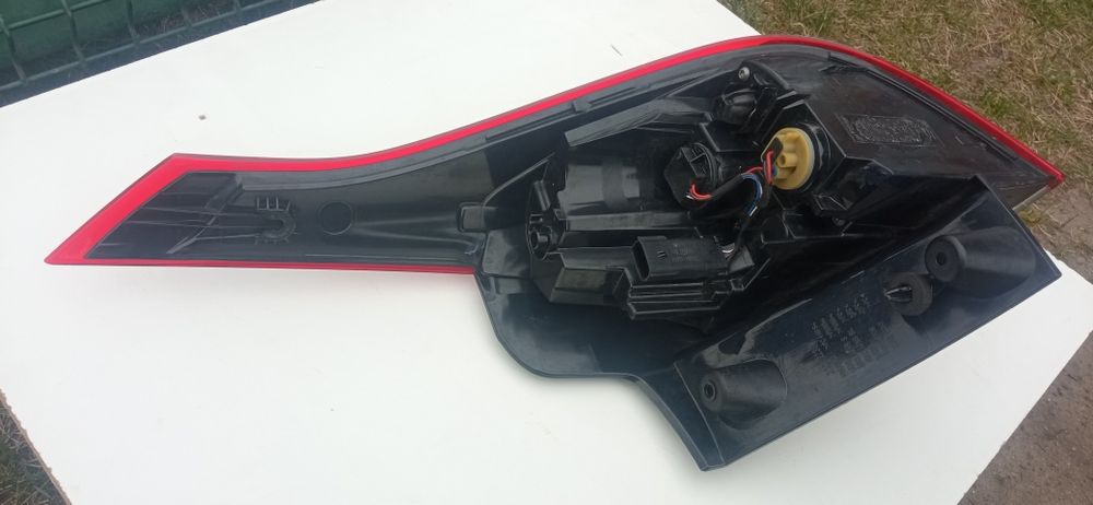 Opel Crossland x 2017-lampa lewa tylna tył