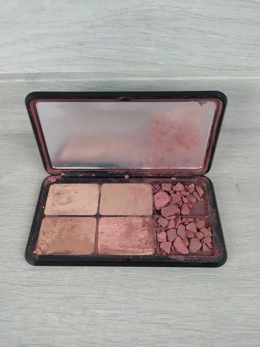 KIKO Milano Irresistible Total Look Paleta do Konturowania 02