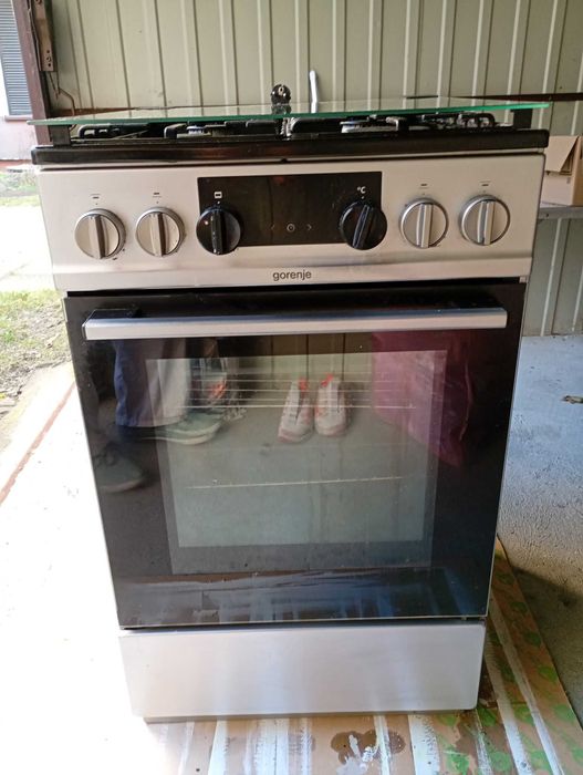 Kuchenka gazowo- elektryczna