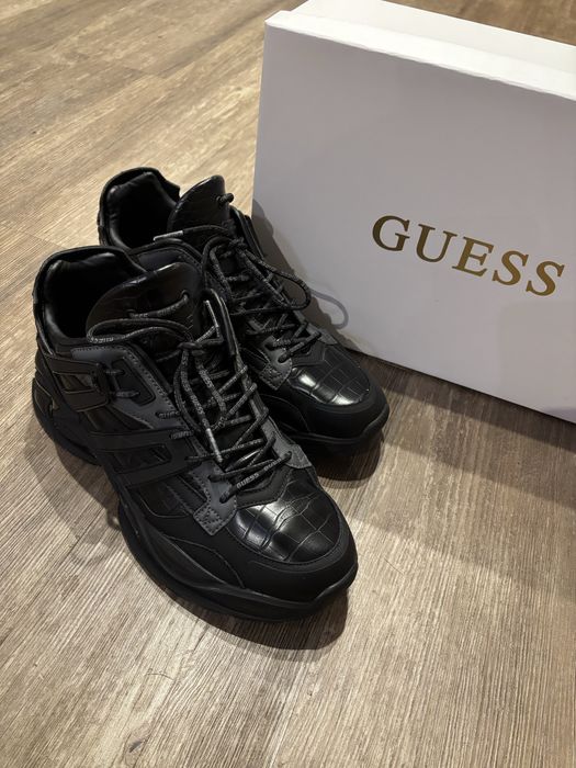Чоловічі кросівки GUESS