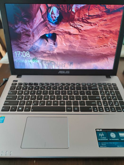 ASUS X550CA 15,6″ SSD 512 GB / 4 GB RAM / Windows 10 + zasilacz