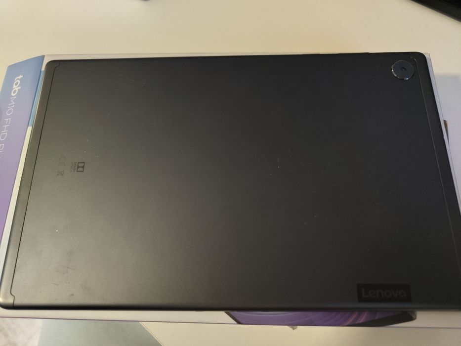 Lenovo tab m10 fhd plus