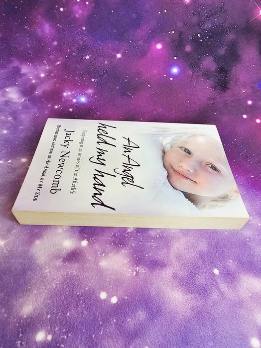 Livro "An Angel Held My Hand" ~ Jacky Newcomb
