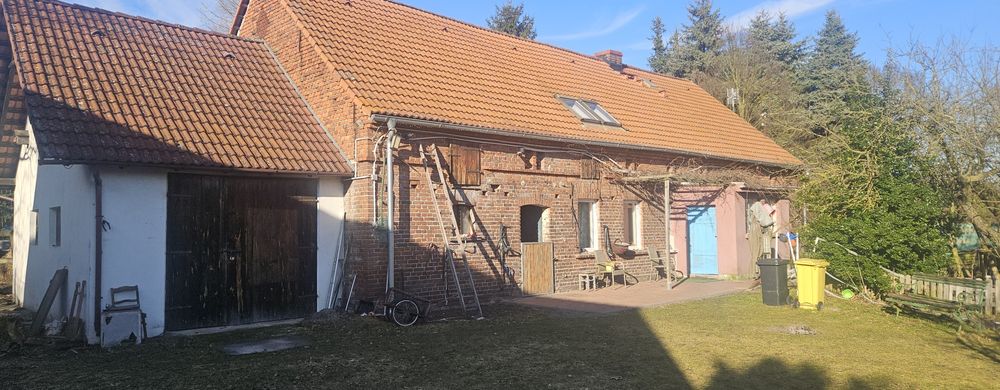 Dom wraz z zabudowaniami gospodarczymi