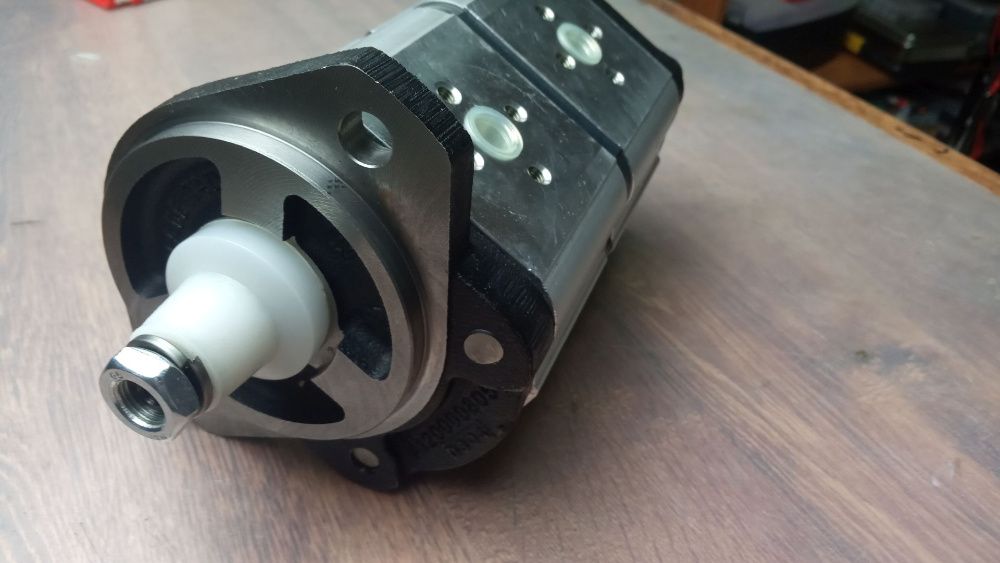 Pompa hydrauliczna Ursus C-380 IIIB, C-385