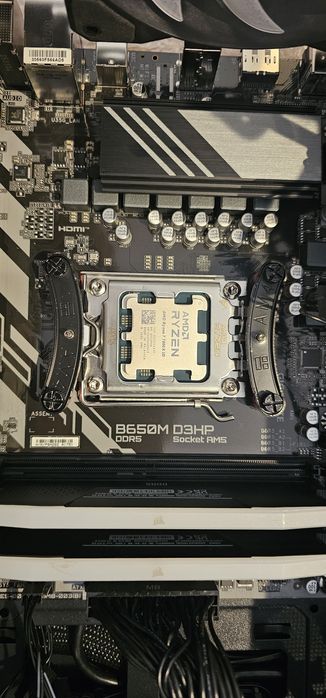 AMD Ryzen 7 7800X3D AM5 – Excelente Estado | Testado