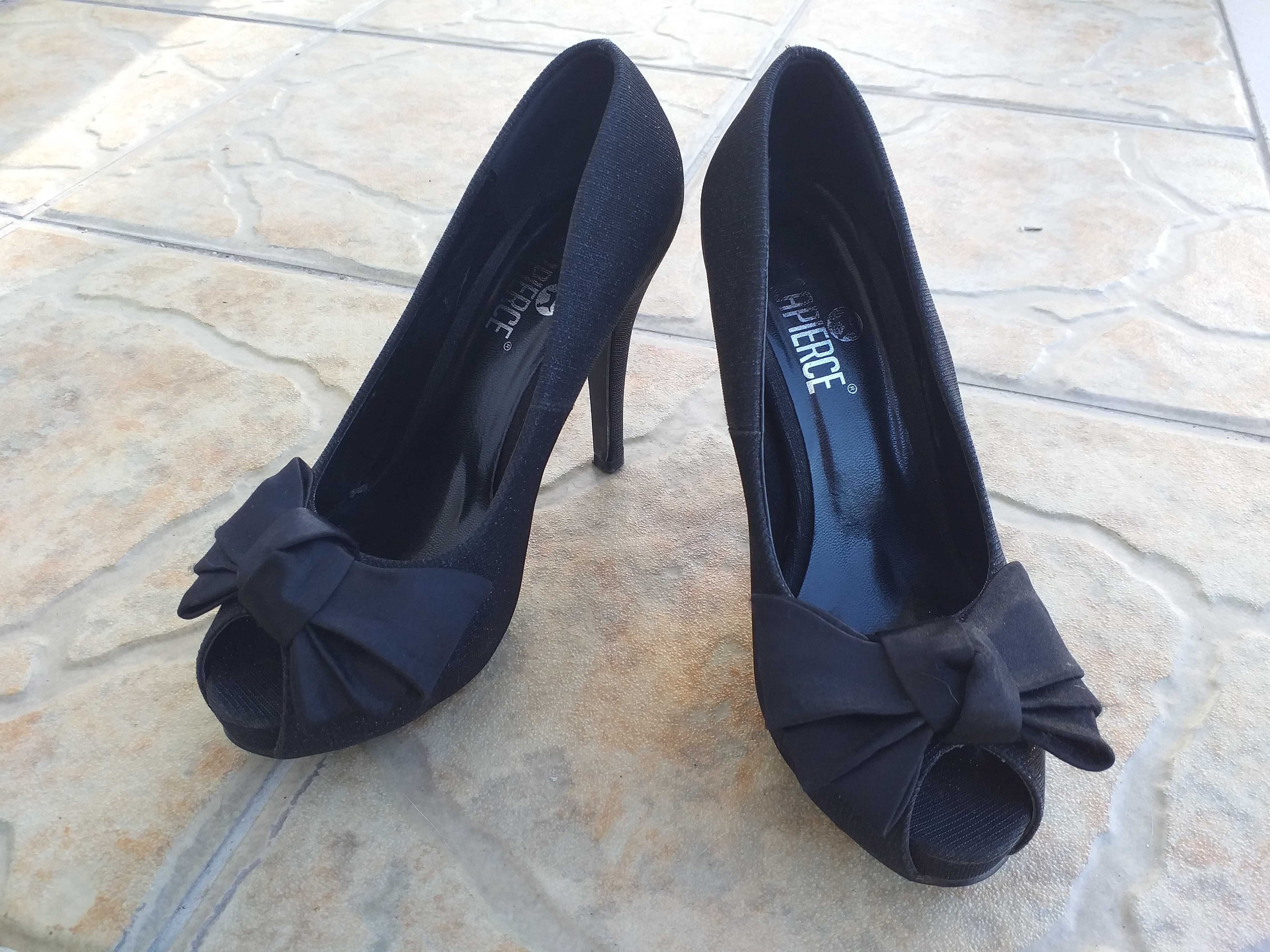 Sapatos pretos com brilho de salto alto Carapinheira OLX Portugal