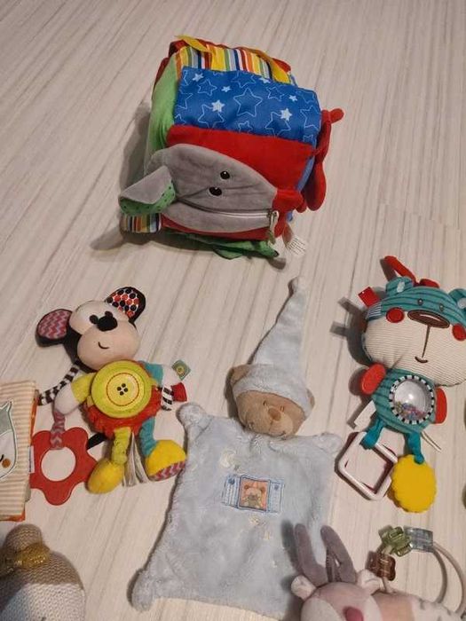 zestaw zabawek dla malucha całość 20 zł