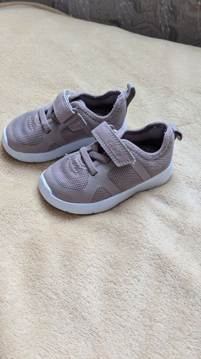 Продам Деми ботинки, кросовки, балетки на девочку