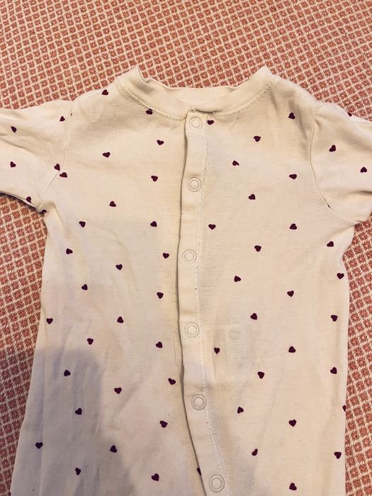 Pajacyk H&M w serduszka bawełna