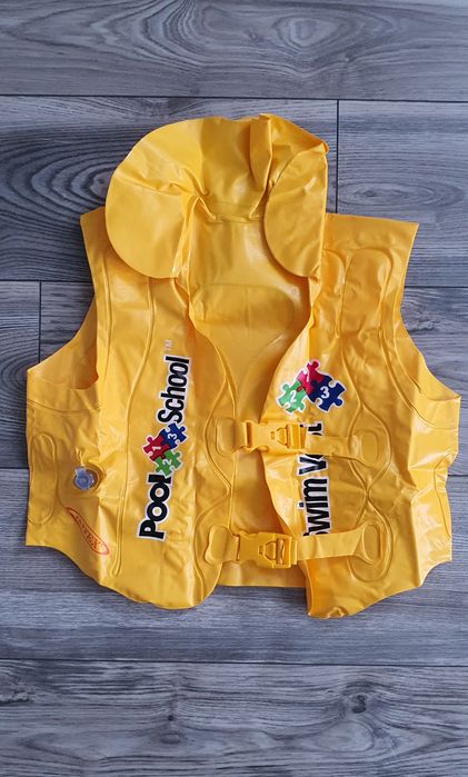 Sprzedam kamizelkę do pływania