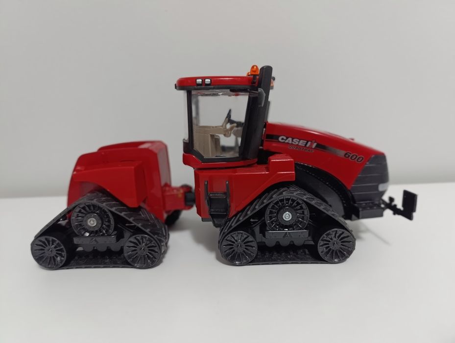 Traktor ciężarowy duży metalowy Siku Case  CASE IH Quadtrac 600 w skal