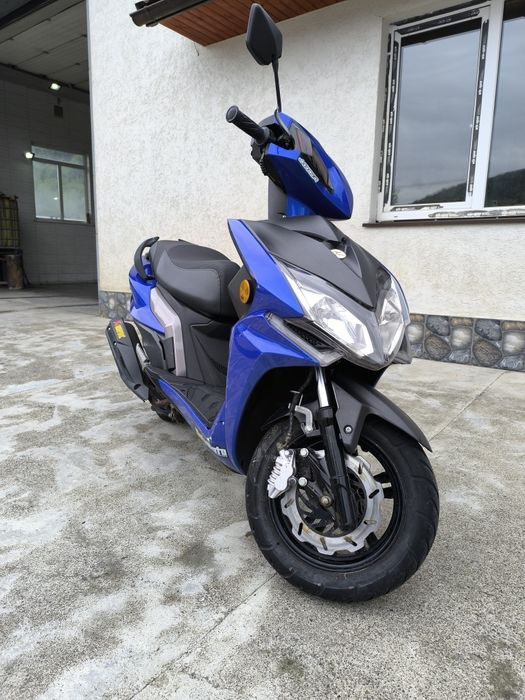 Продам скутер 150 см³