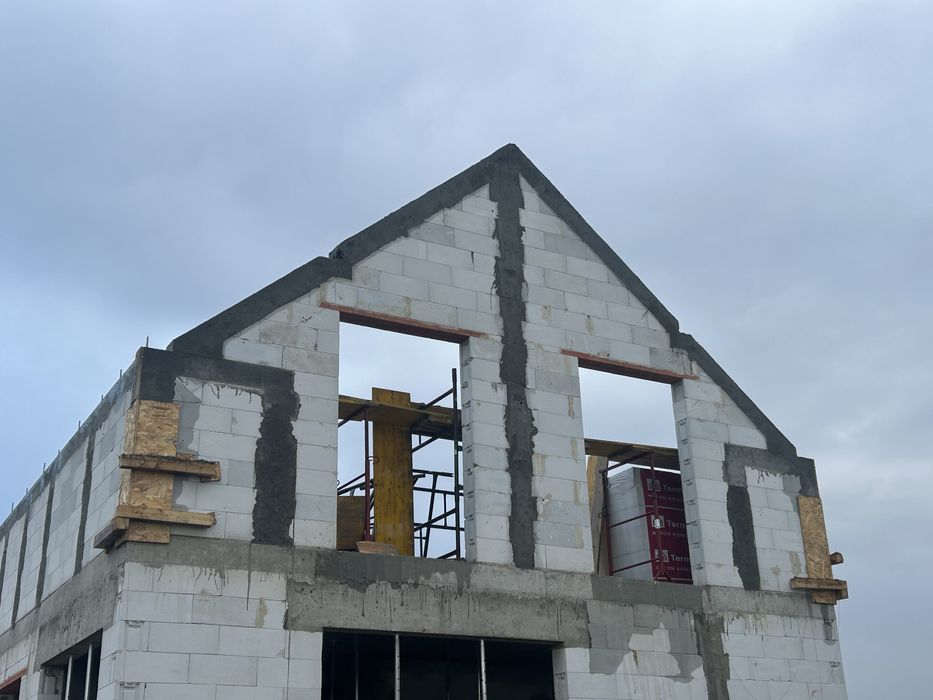 Budowa domów, budynków gospodarczych w stanie surowym