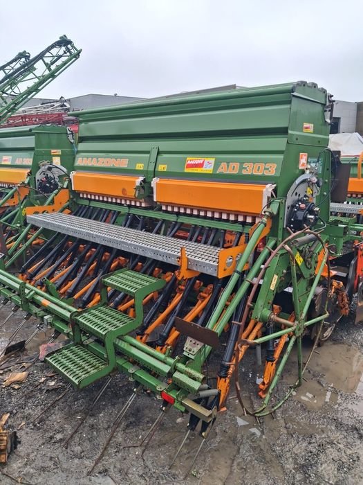 Amazone Ad 303 z broną aktywną