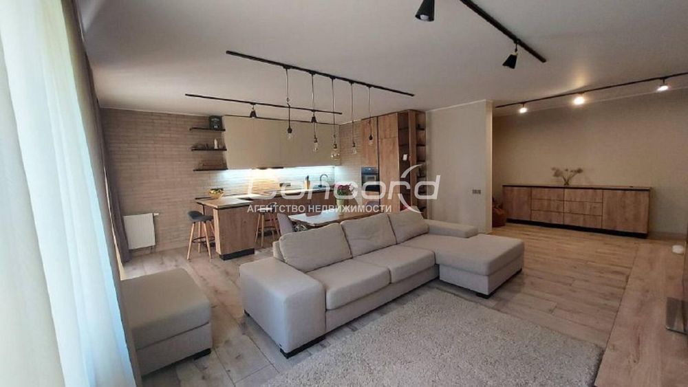 Воскресенська вул., 18, ЖК "Паркові Озера"