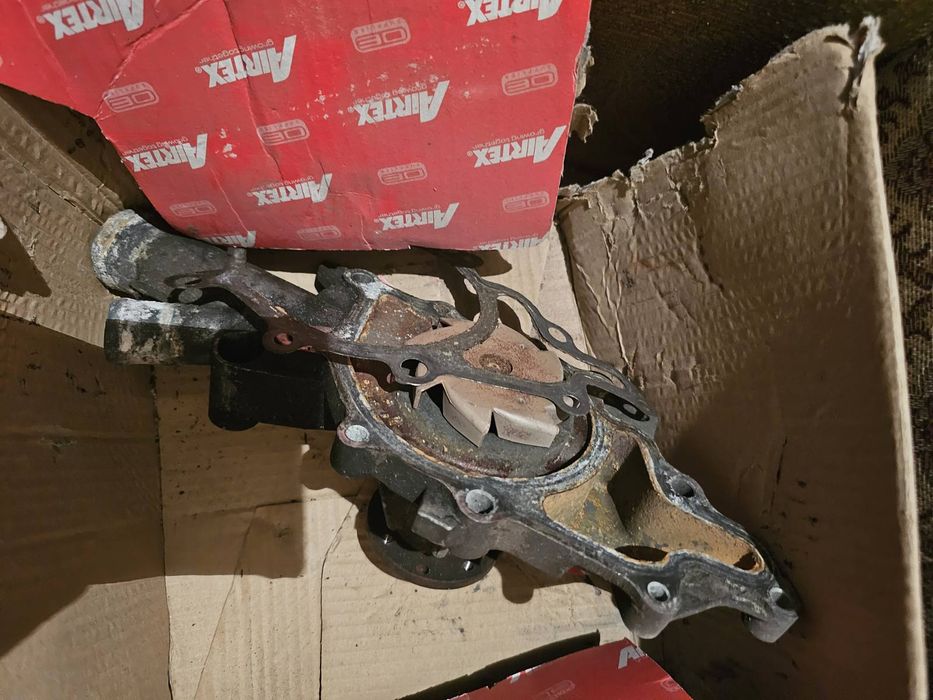 Мерседес спринтер помпа  и гофра глушителя.