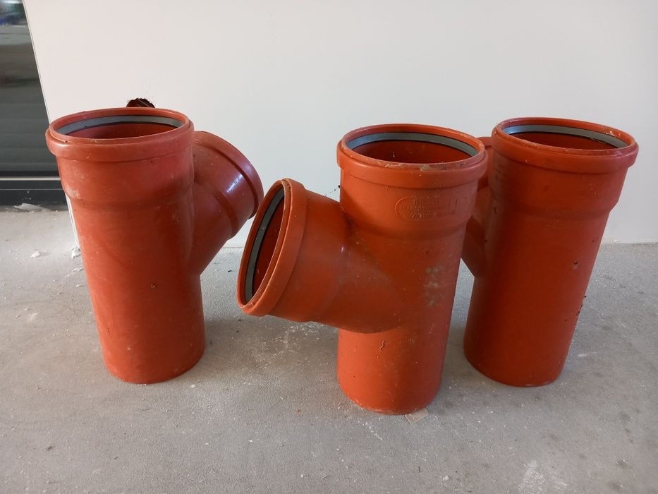 Trójnik kanalizacyjny PCV  160/160 67 stopni czerwony ziemny