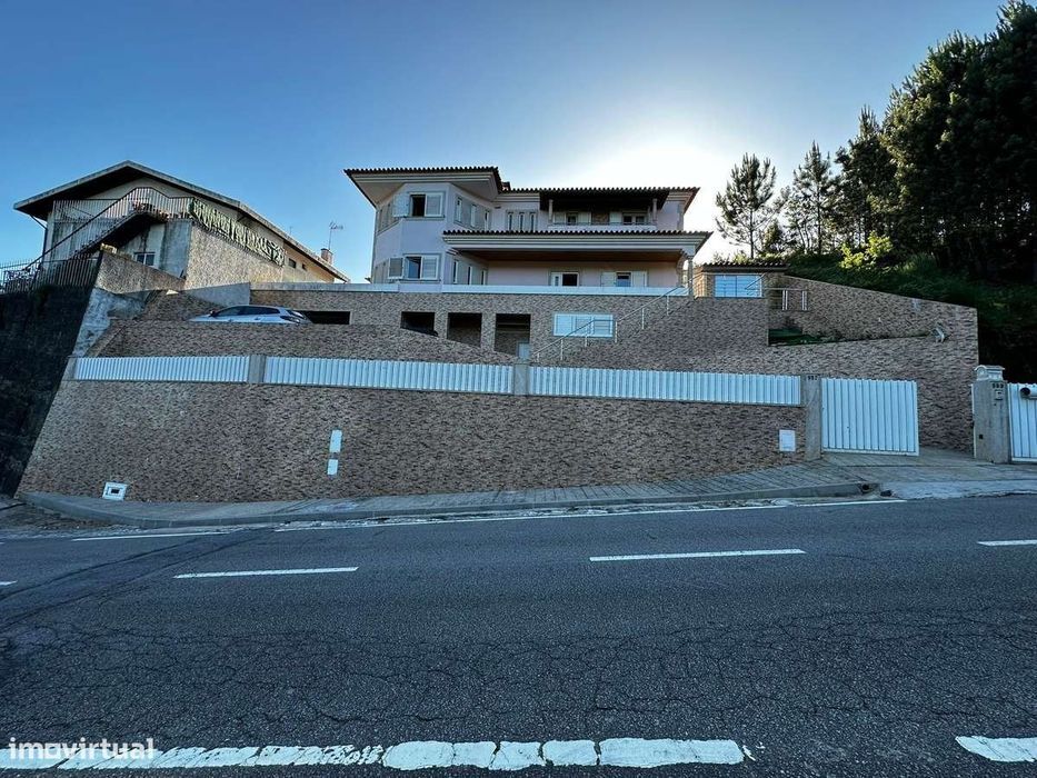 arrendamento de Moradia dividida em três habitações,