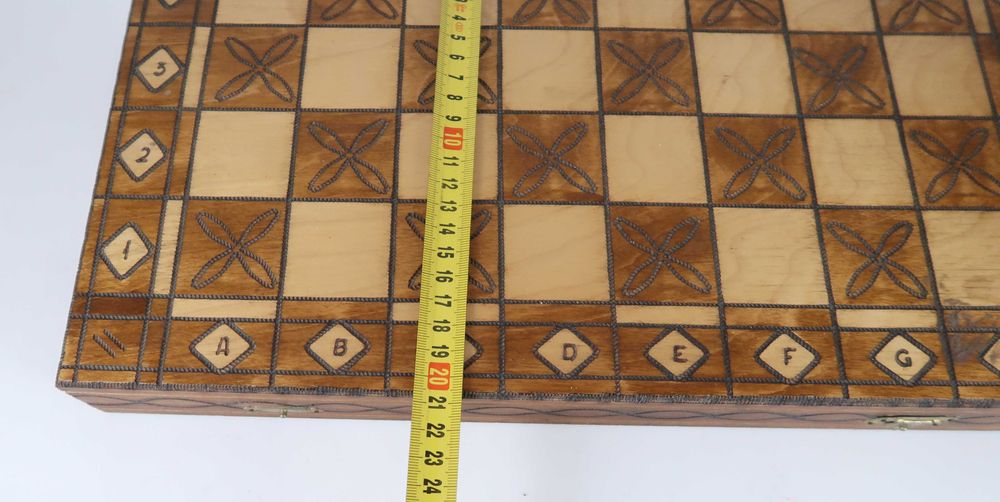 Jogo de xadrez artesanal em madeira - 41 cm