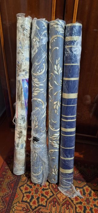 Продаю 4 рулона виниловых обоев новых