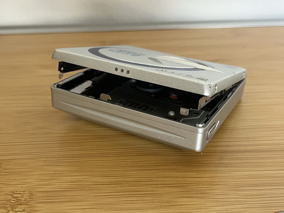 Sony Walkman MiniDisc MZ-E60 + 3 Discos