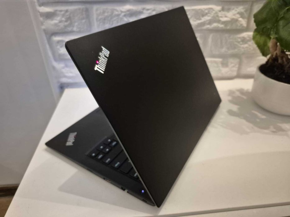 MOCNY Lenovo ThinkPad Ryzen7/16gbDDR4/256SSD/Vega10/BateriaOK