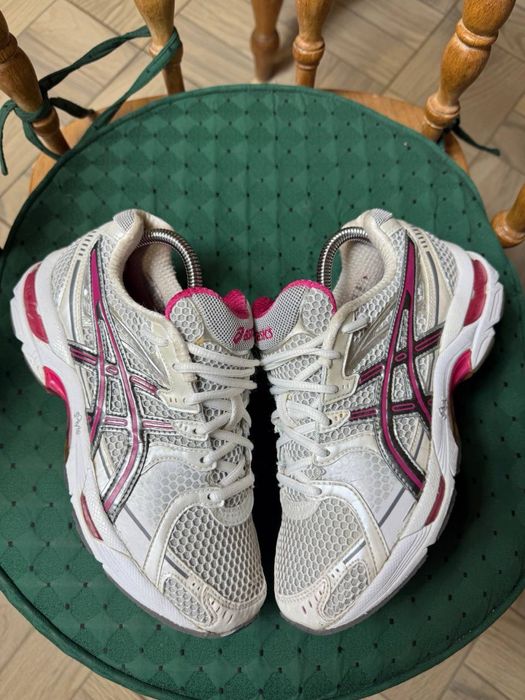 Оригінальні жіночі кросівки “Asics Gel-Kayano 14”