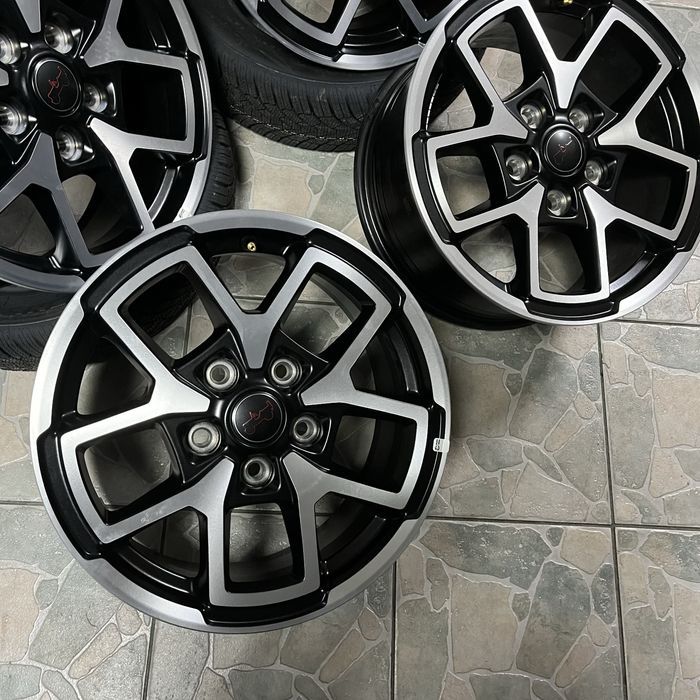 Новий комплект дисків з запаскою R17.5.127 Jeep Wrangler Jeep Gladiato
