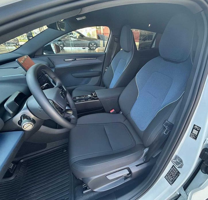 Volvo EX30