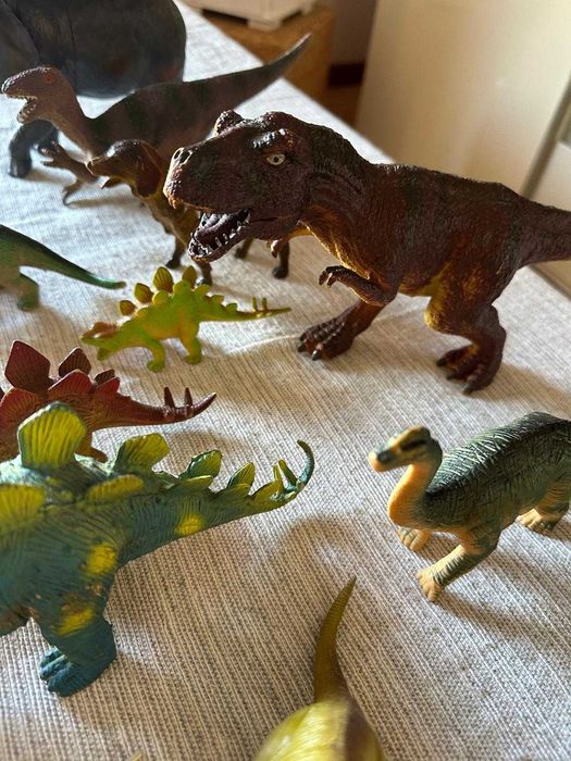 Lote de Brinquedos: 45 Dinossauros e Animais da Quinta + Oferta