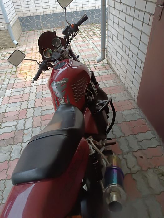 Продам Honda cb400