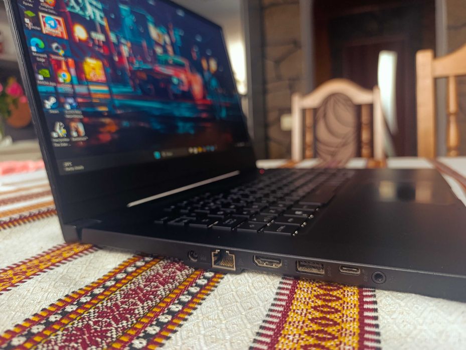 ASUS ROG Zephyrus (Ryzen 7 3750H / GTX 1660 Ti / 16GB / SSD 500GB / 144Hz)