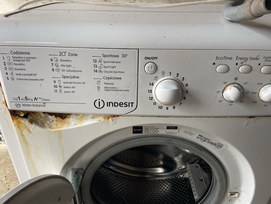 Pralka indesit   .