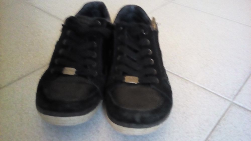 Sapatilhas em pele nº 41