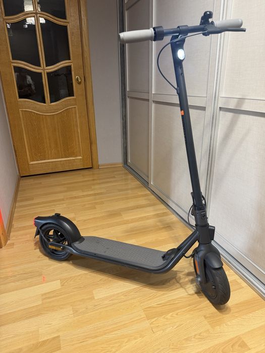 Електросамокат Segway Ninebot F25E