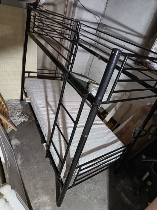 Двоповерхове металеве ліжко ікеа 200*90 з матрацами або без