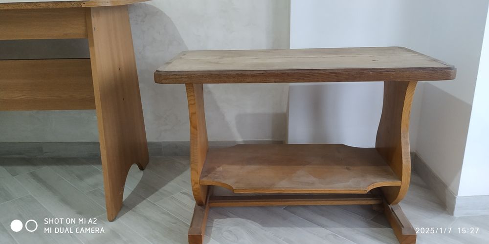 Продам стол и журнальный столик, самовывоз