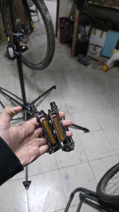 Pedais KTM plataforma de metal