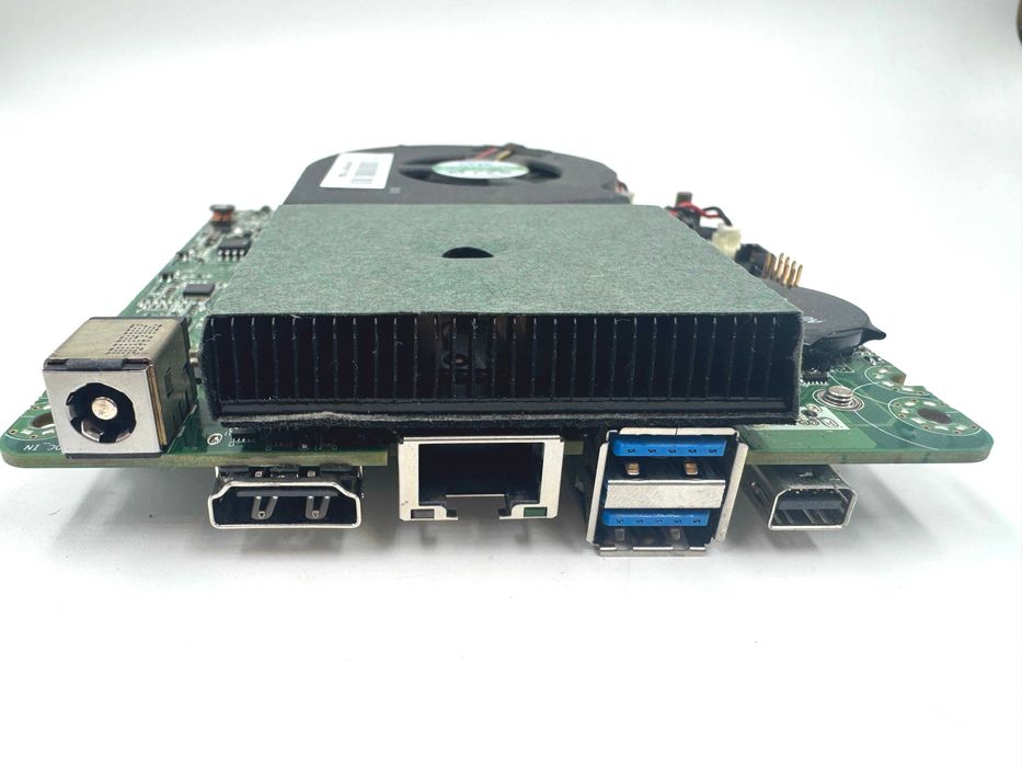 Материнка від Intel NUC i5-6260u (NUC6i5SYB)