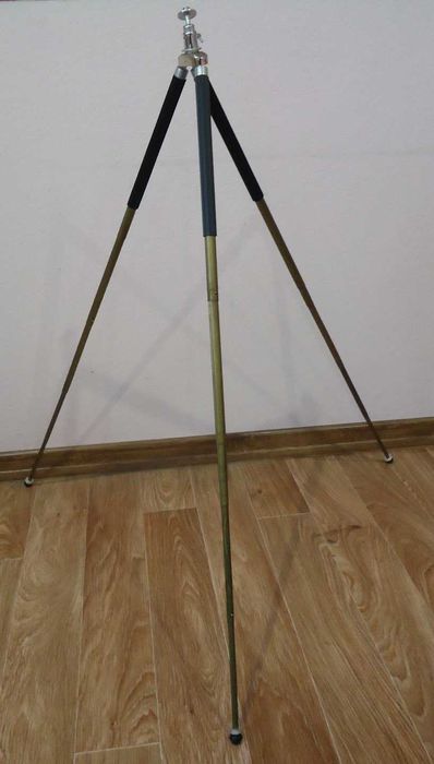 Штатив для фотоапарата, Німеччина.