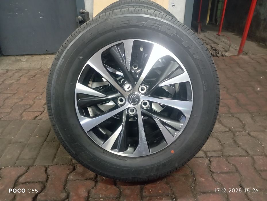 Продам комплект дисков с резиной lexus RX 18