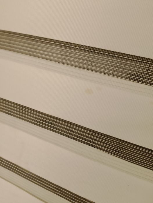 Żaluzje dzień i noc kolor jasny szary -2 sztuki .