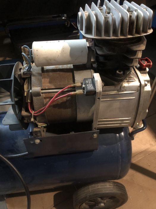 Продам компресор.