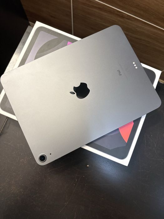 Ipad Air 4 , stan jak nowy.