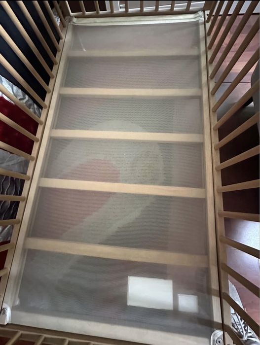 Cama de criança com colchão