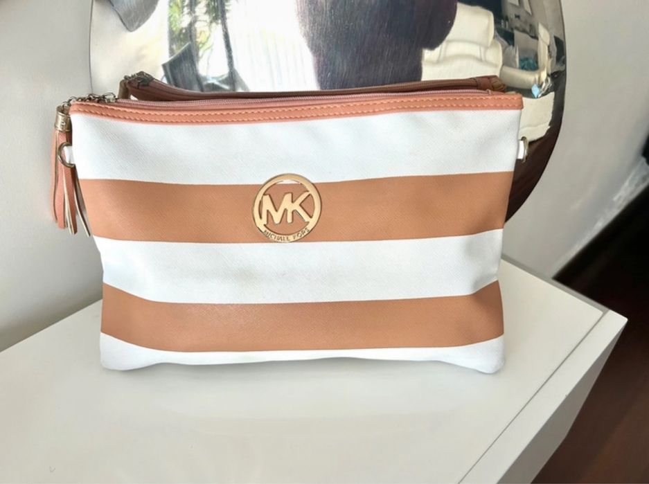 Bolsa MK Nova com tira de mão e para ombro
