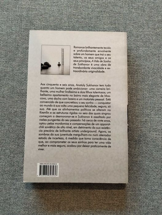 Livro "A vida de sonho de Sukhanov" de Olga Grushin