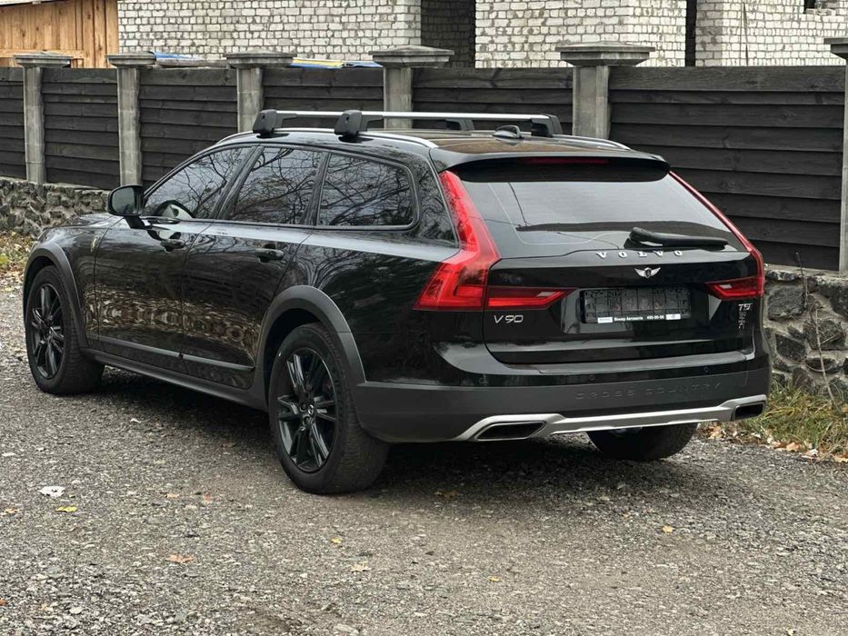 Volvo V90 Cross Country